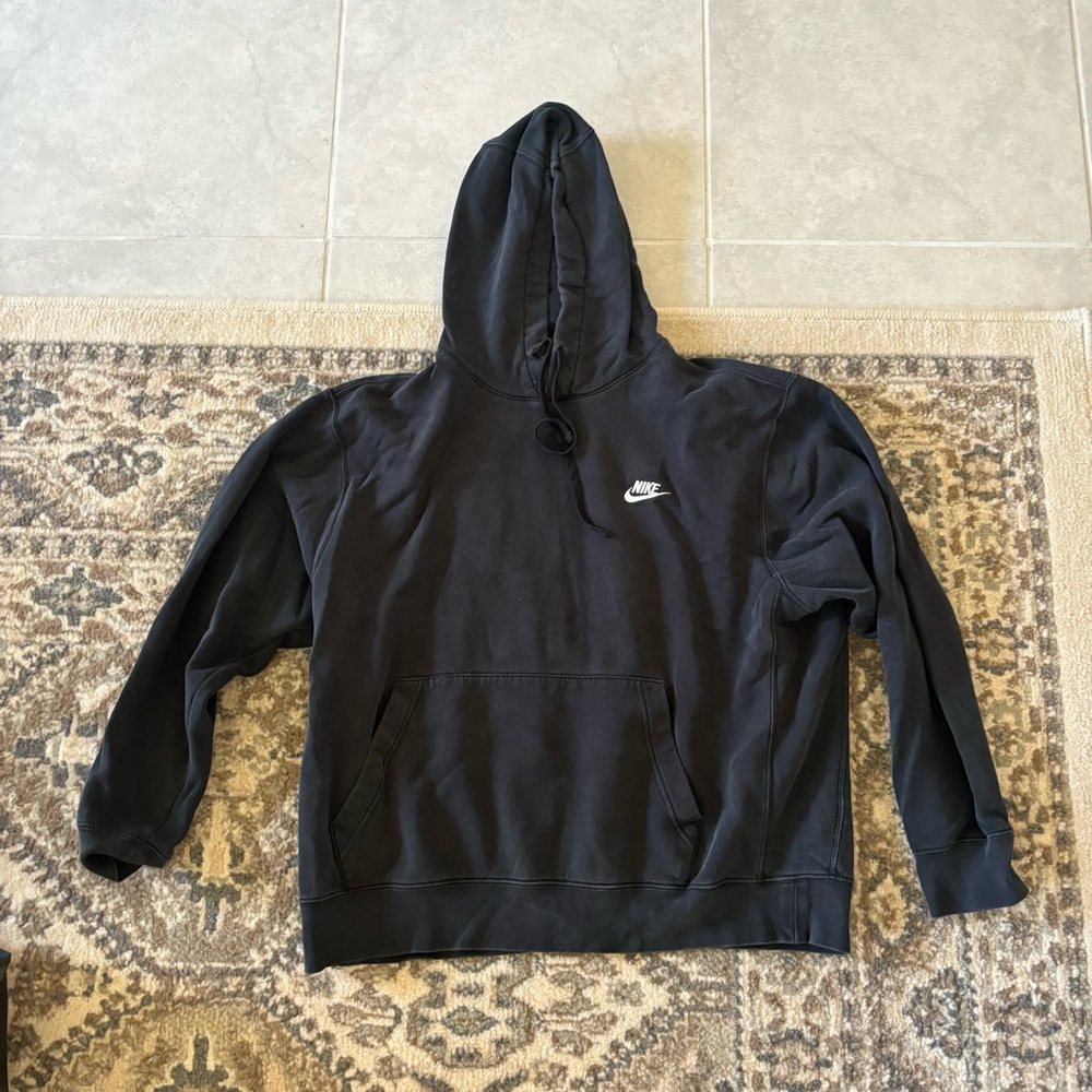 NIKE hoodie hooded sweatshirt with embroidered chest logo and front pocket